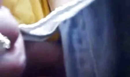 Blonde Teen schluckt alles muttersohnpornos Sperma